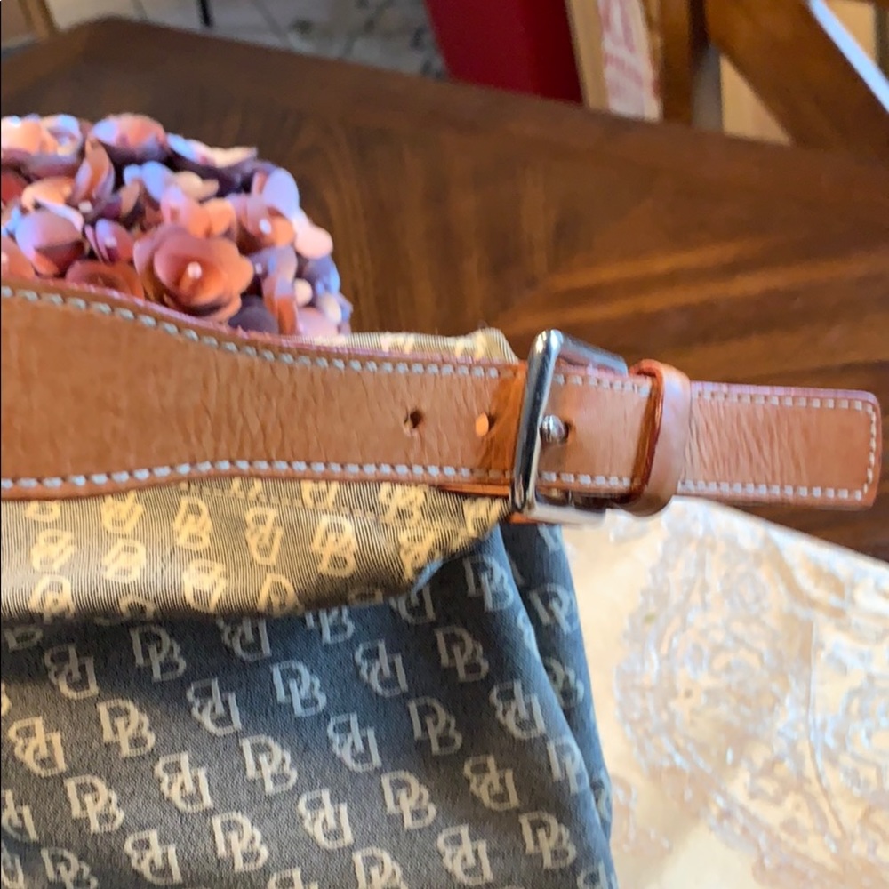 9x141/2” Dooney & Bourke Shoulder Bag - Picture 4 of 16